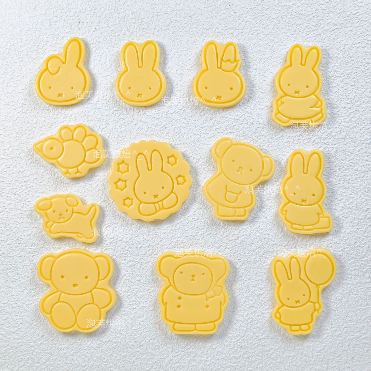 Cute 3D Press Cookie Mold with - Commercial Kitchen Products recension och pris
