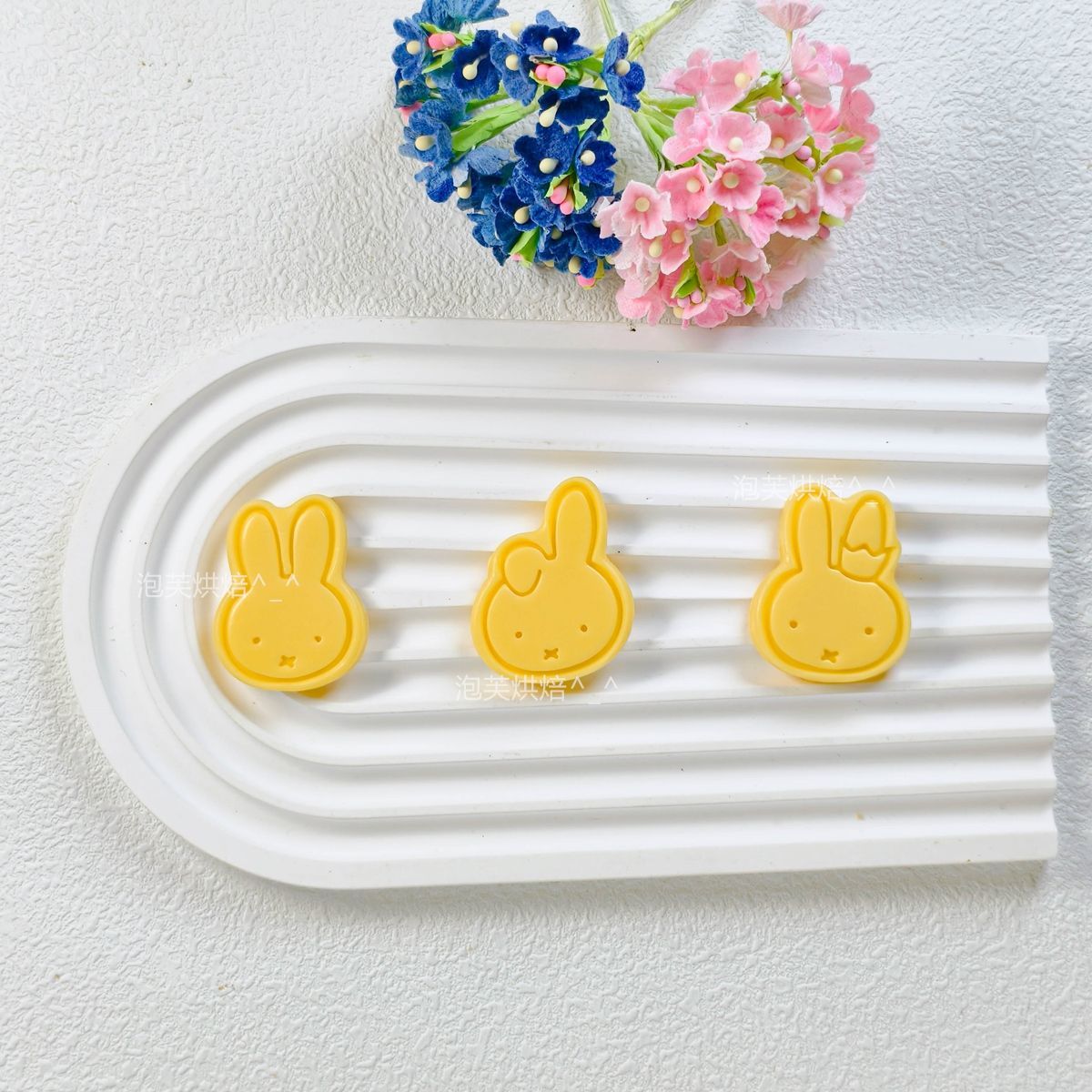 Cute 3D Press Cookie Mold with - Commercial Kitchen Products recension och pris