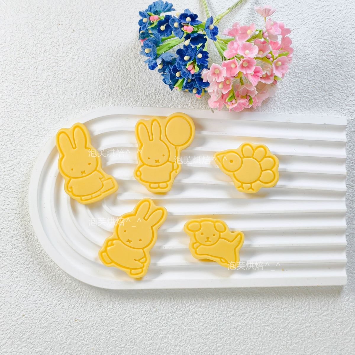 Cute 3D Press Cookie Mold with - Commercial Kitchen Products recension och pris