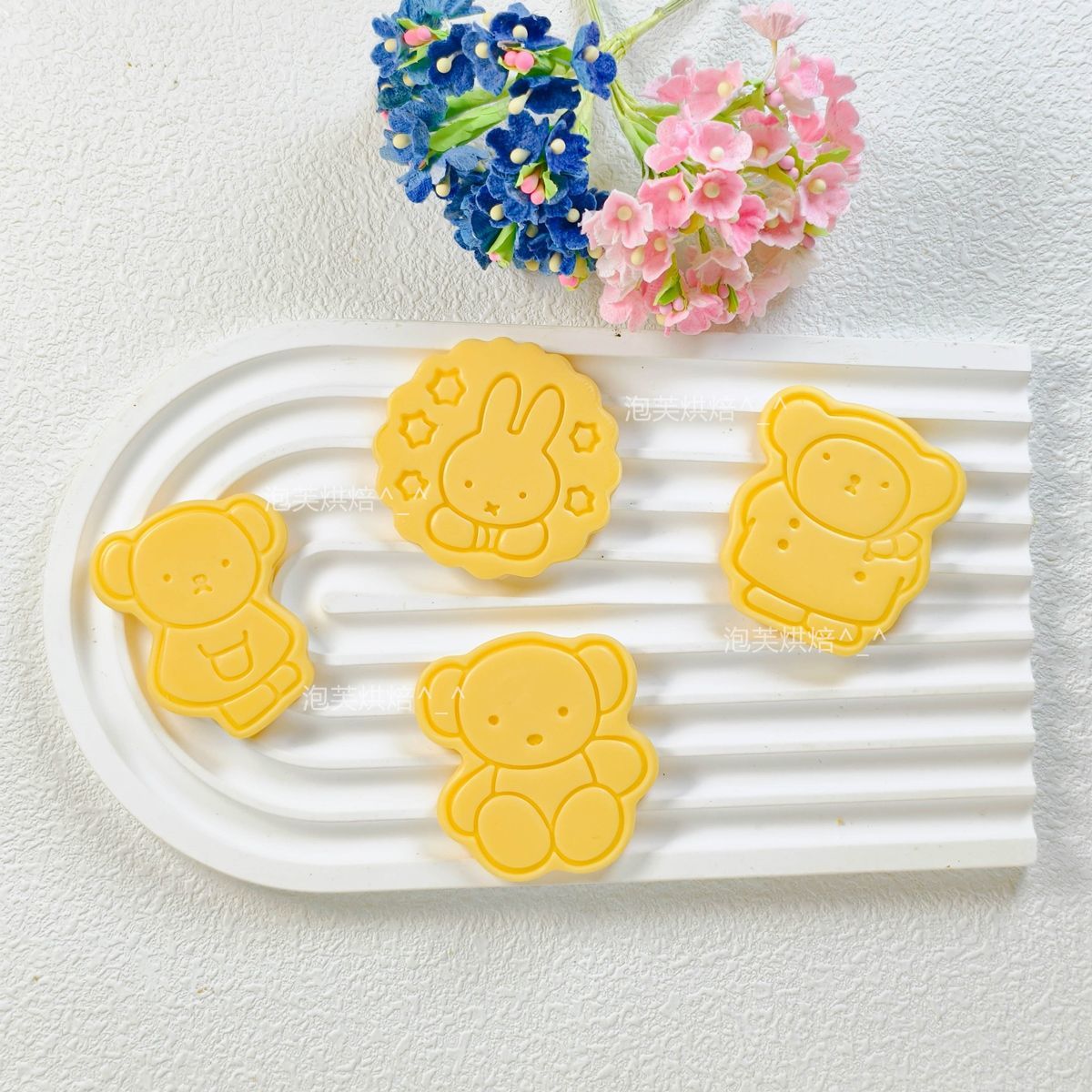 Cute 3D Press Cookie Mold with - Commercial Kitchen Products recension och pris